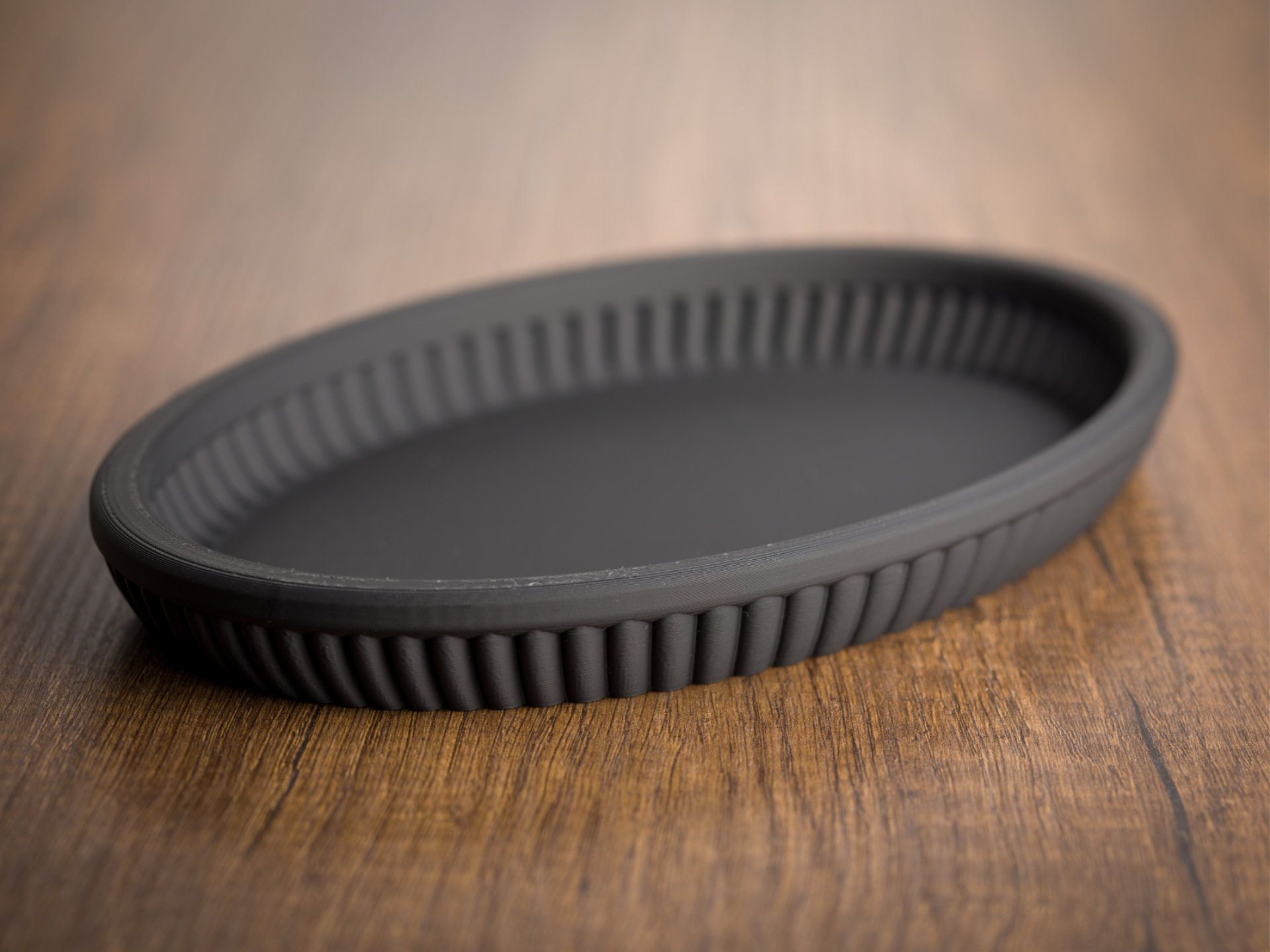 Big oval ribbed tray.
