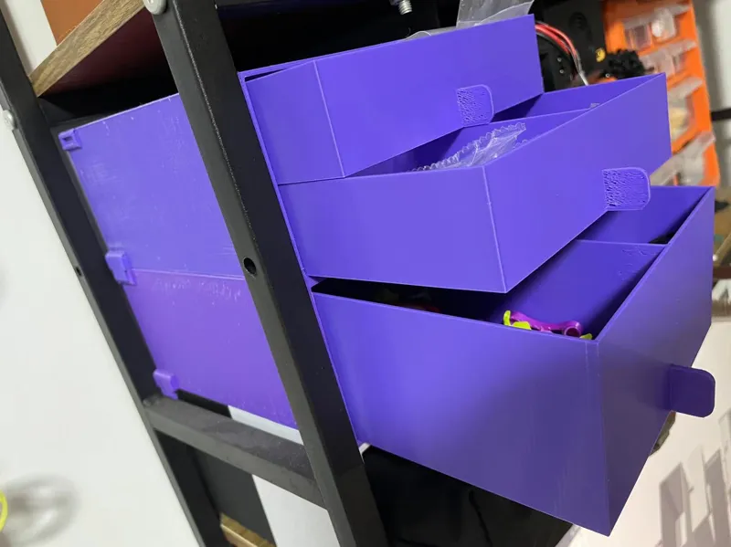 Multi-layer storage rack with drawers