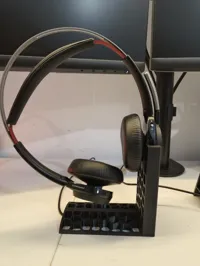 Station de charge pour Plantronics Voyager Focus UC — photo 1