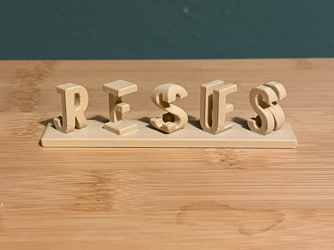 Miniatura 2 do modelo 3D Jesus Risen Easter Table Art