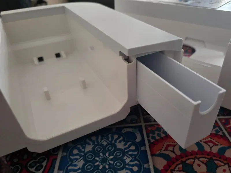 Janome Skyline S5 - Extra storage  tray