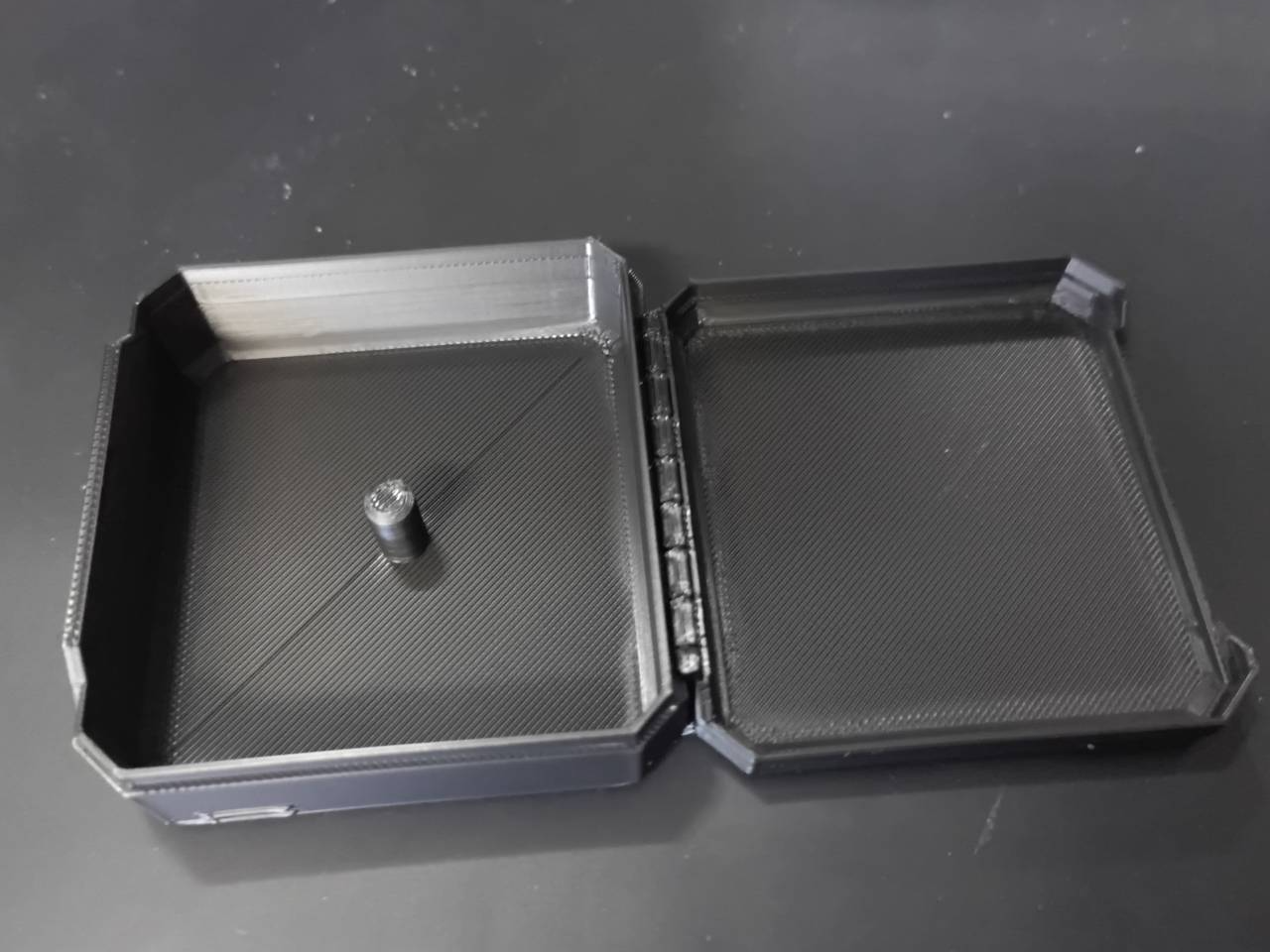 Clamshell Wire Spool Box
