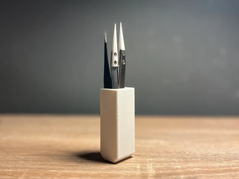 Skadis - tweezers holder