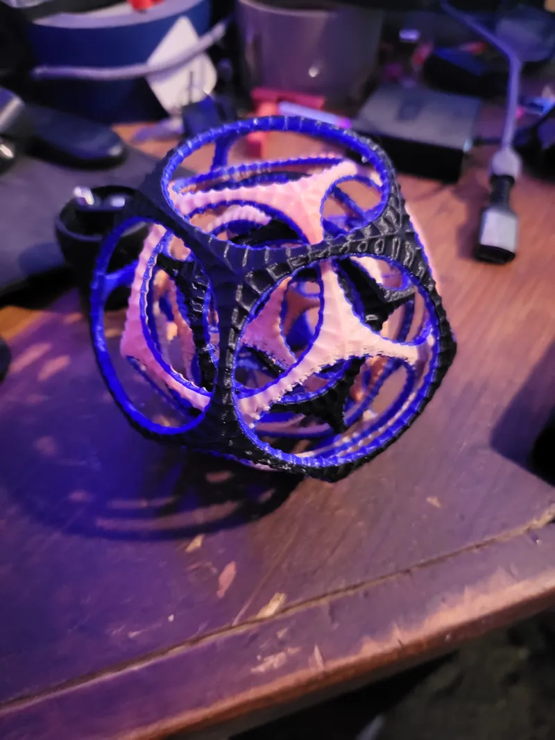 Stand_and_fidget_spinner_ultimate