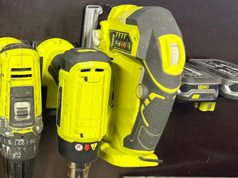 Wandhalterung für Akku Stichsäge Ryobi 18V
