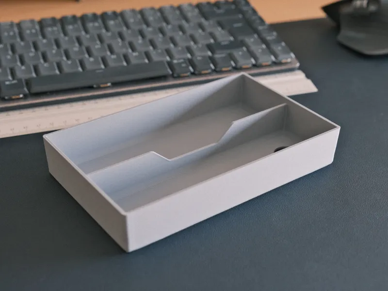 Renault Megane E-Tech - Central Divider