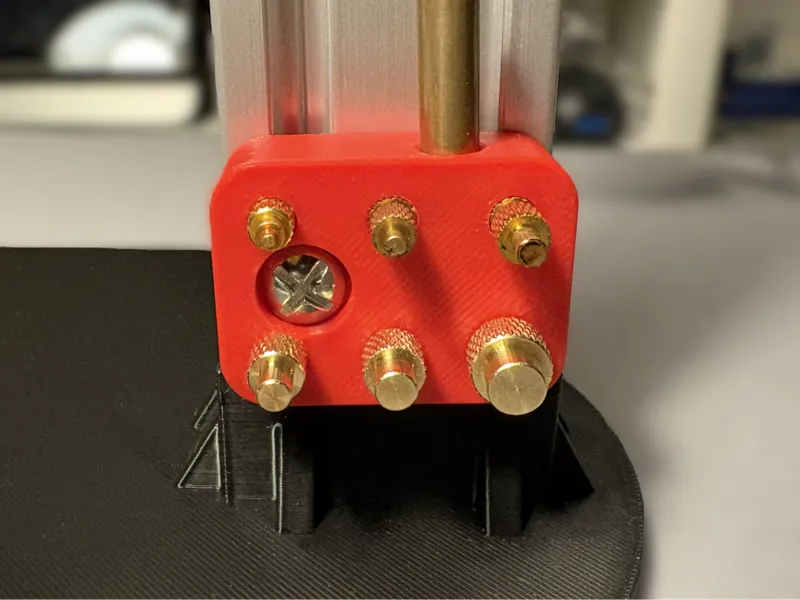 Heat insert tool holder for 2020 - 2040 profile