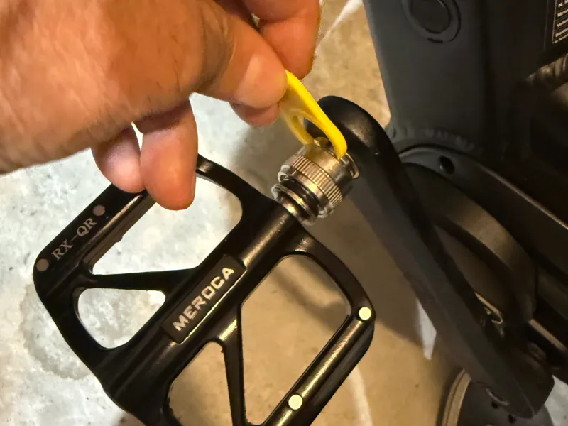 bicicletta fermo pedali quick relaese 