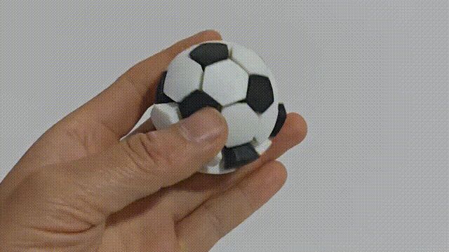 伸缩解压足球