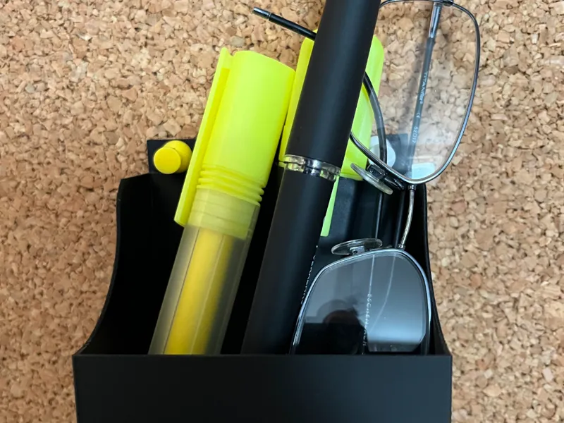 Pinboard Tray - Pinwand Box - Attached with pins