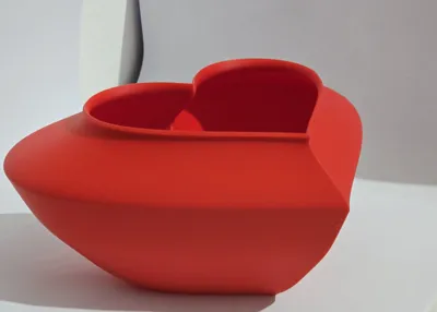 Valentine heart vase