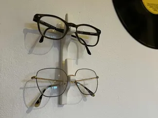 Glasses / Sunglasses Holder (Wall)