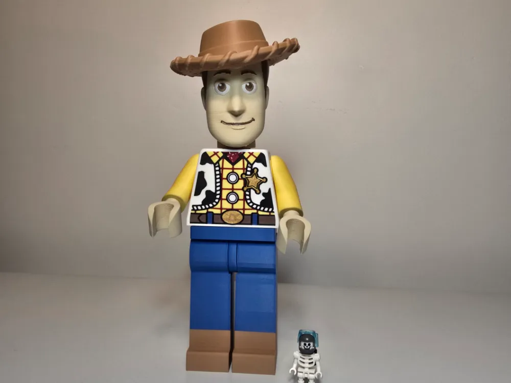 Clip o pieza de sujeción: Brick Woody Toy Story 500%. Referencia del modelo original.