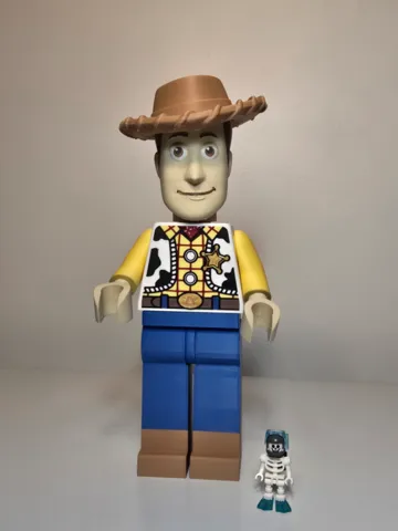 Clip o pieza de sujeción: Brick Woody Toy Story 500% — vista de referencia 2