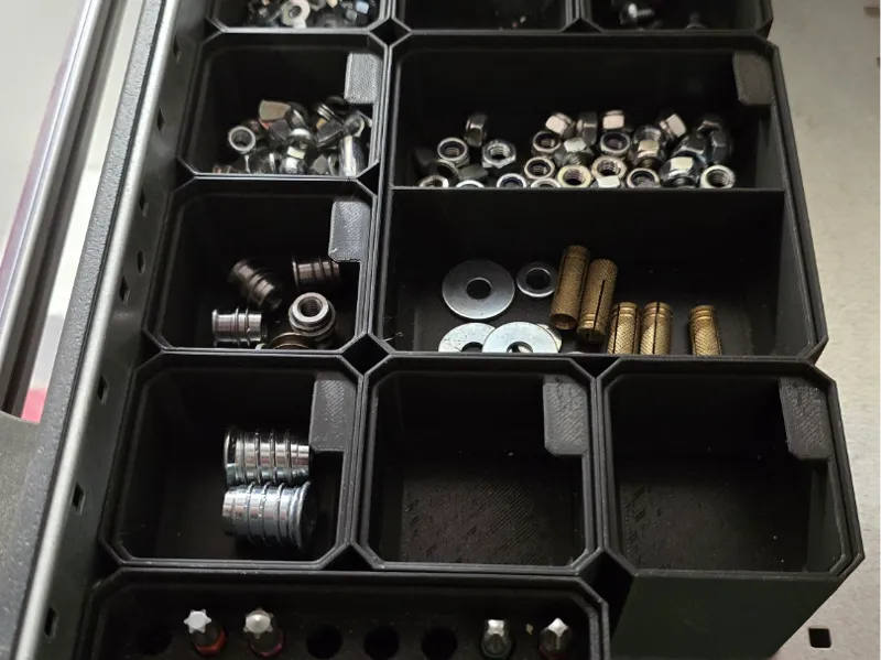 Sortimo Insetbox 104x52 mit Einsatz und Trennwand