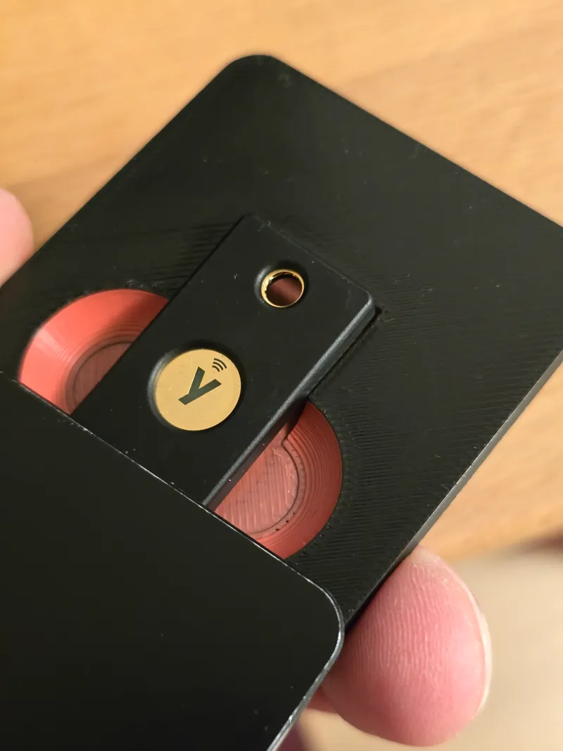 YubiKey 5C NFC Karte for e.g. Lockcard wallet