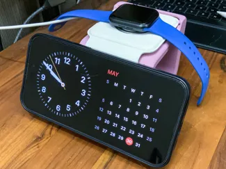 apple wireless charger “standby” base