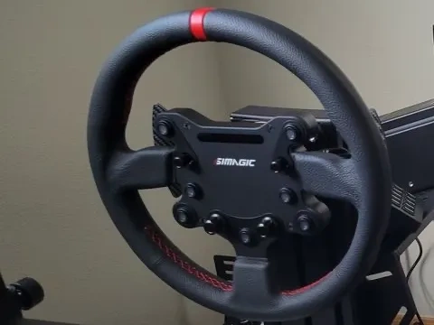 Miniatura 1 do modelo 3D 速魔方向盘快拆展示洞洞板支架