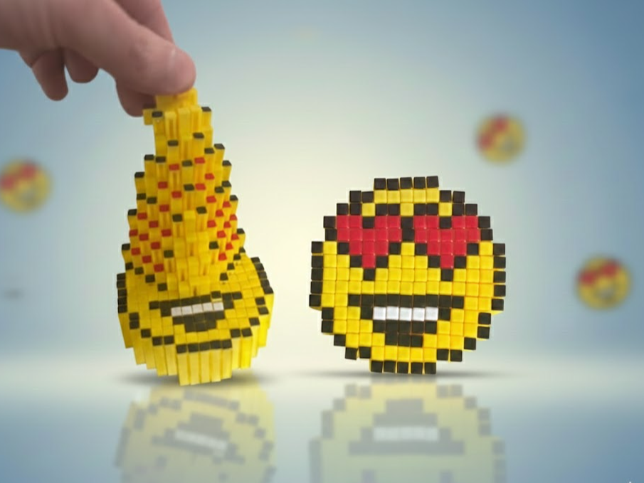 Pixel Art Love Emoji - Slime Fidget Toy