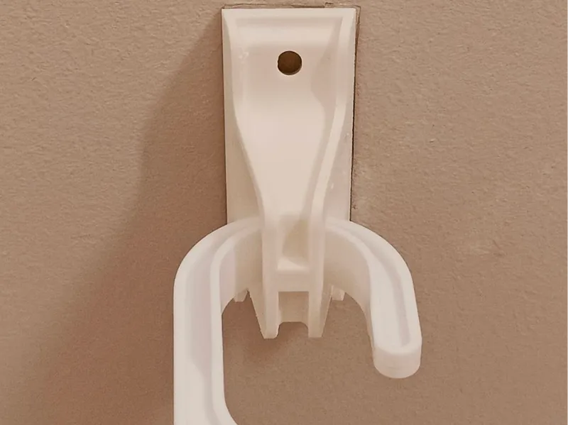 Ceiling loop, for hook