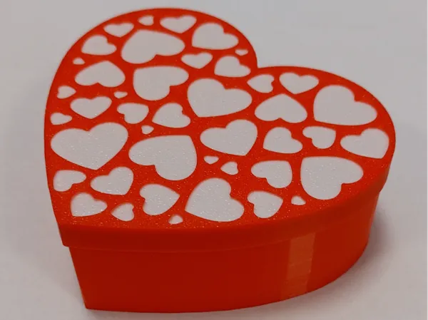 Boîte cadeau en forme de cœur avec couvercle