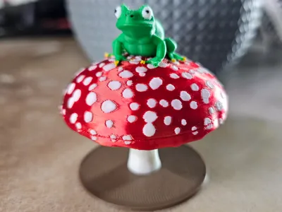 frog on mushroom
