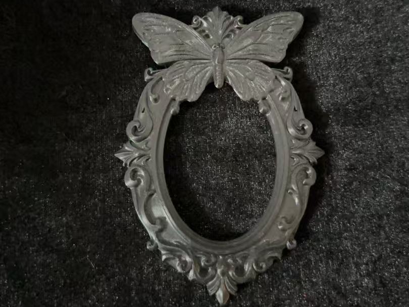 Miniatura 1 do modelo 3D 巴洛克蝴蝶小卡相框