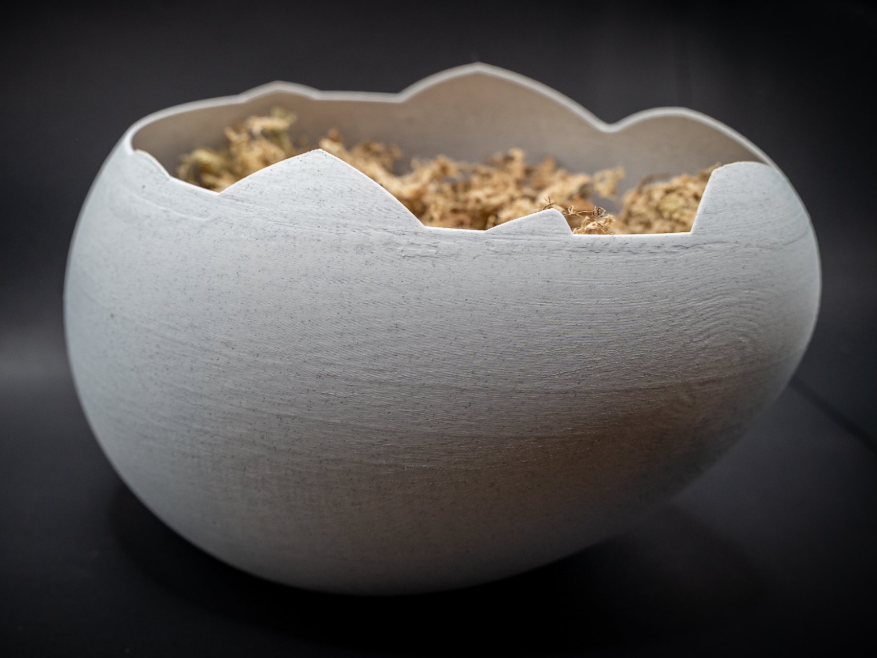 Osternest „Aufgebrochenes Ei“ – Schale Osterkorb