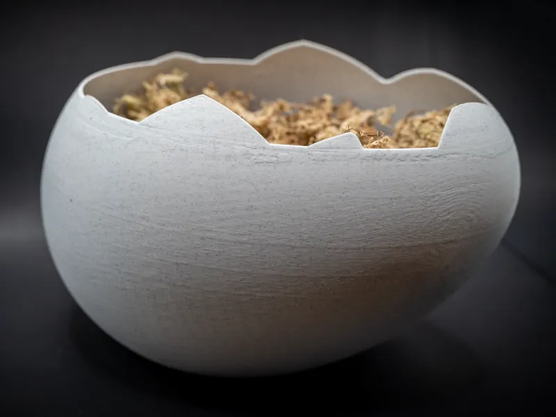Osternest „Aufgebrochenes Ei“ – Schale Osterkorb