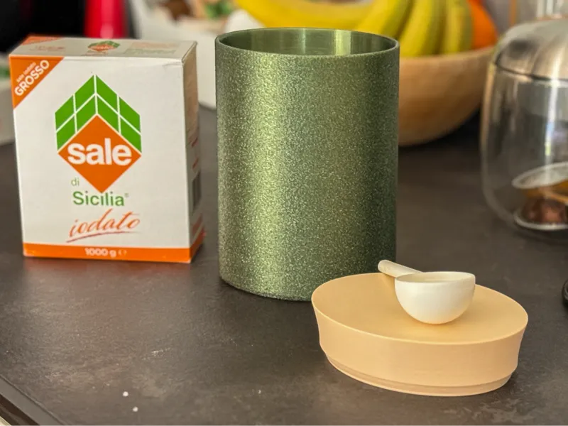 Salt Holder 1Kg whit measuring spoon