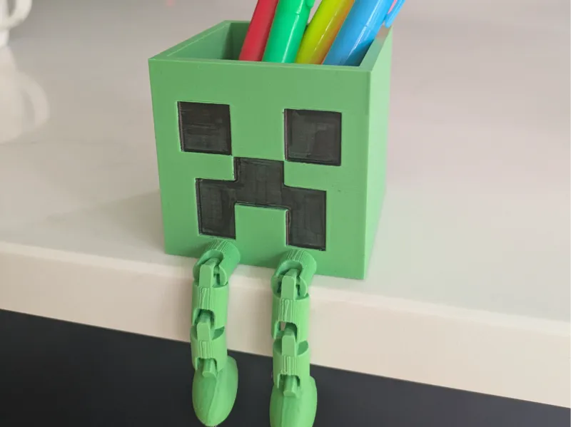 Articulated Creeper Planter / Pot