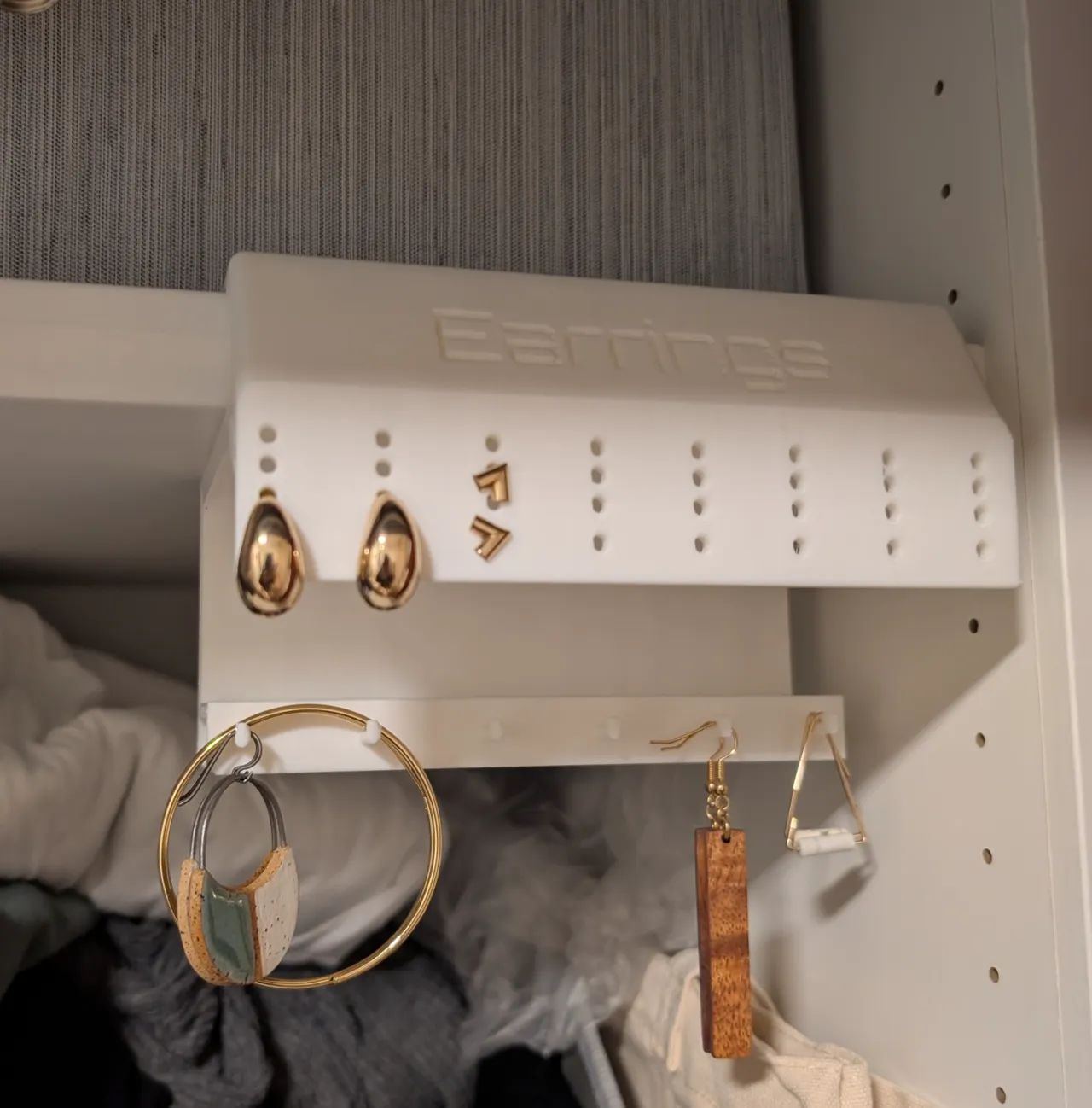 Closet shelf earrings organizer hanger view 2