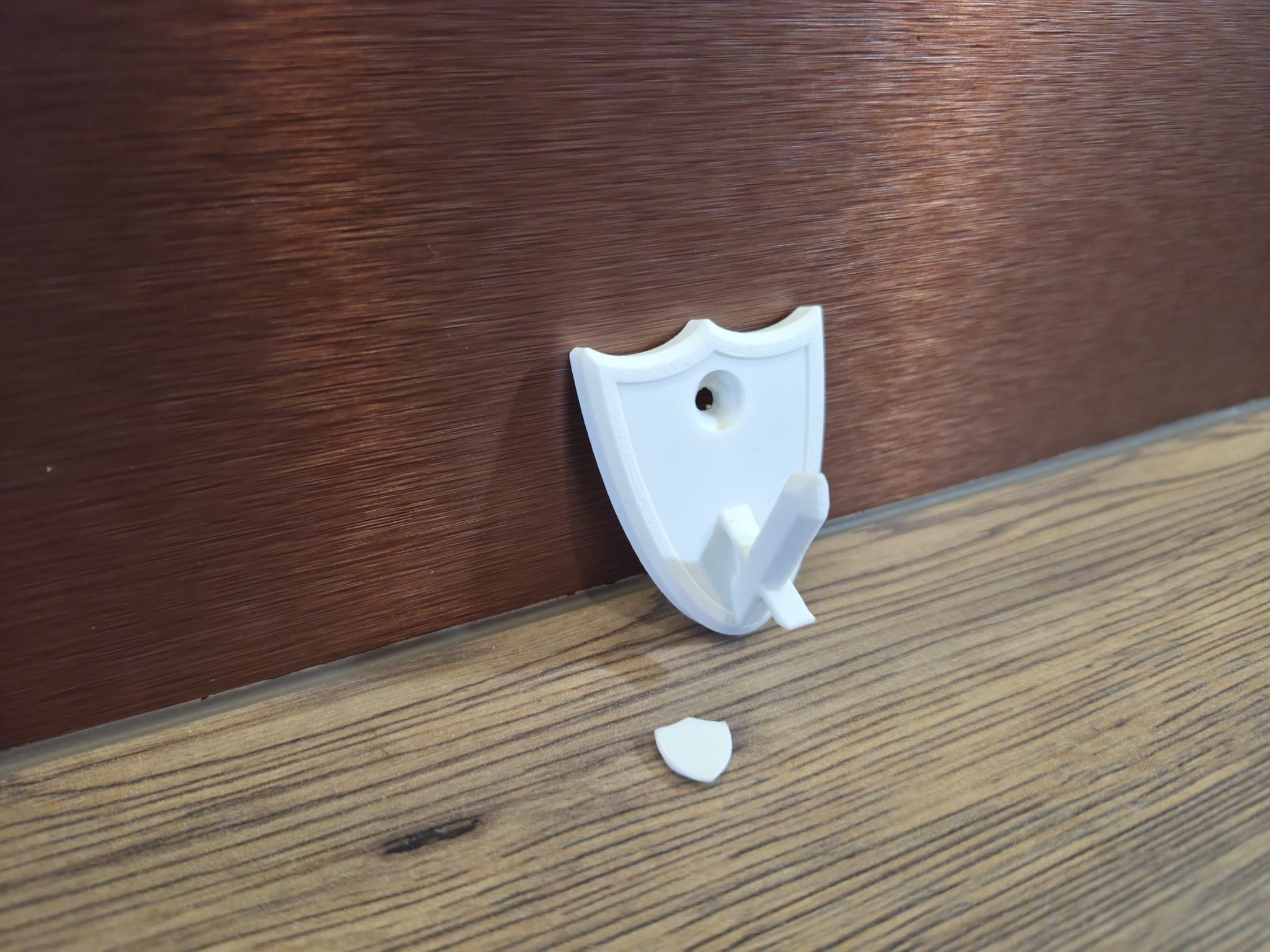 Miniatura 1 do modelo 3D Sword and shield wall hook