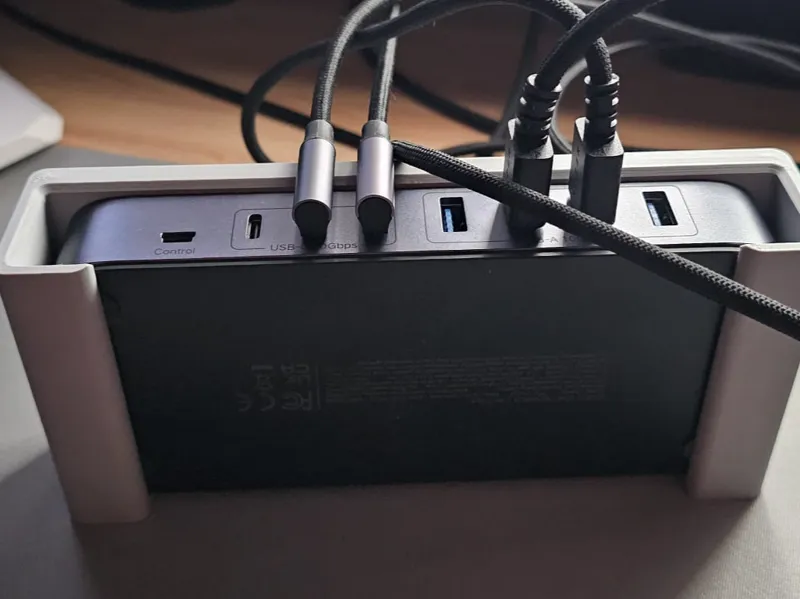 UGREEN 2 In 7 Out Switch 2 PC under Desk Mount