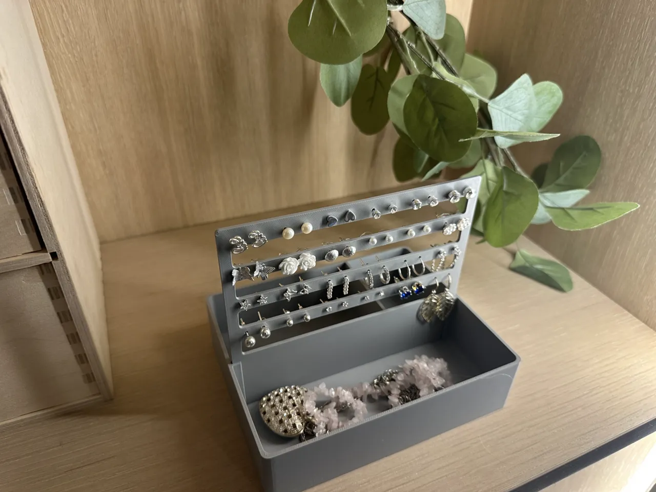 Elegant 24-Pair Earring Stand with Jewelry Tray view 3