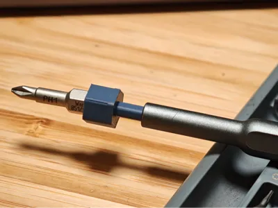 Screwdriver bit adapter