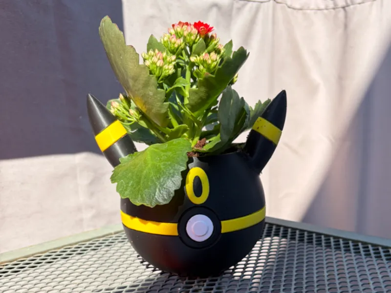 Poke3ball Planter Um-breon