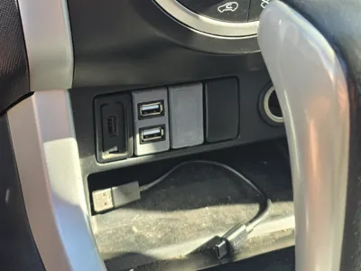 Dmax (2017) Center console Switch insert