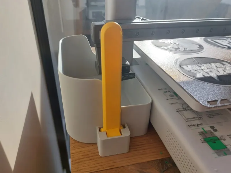 A1 purge waste bin with scraper holder