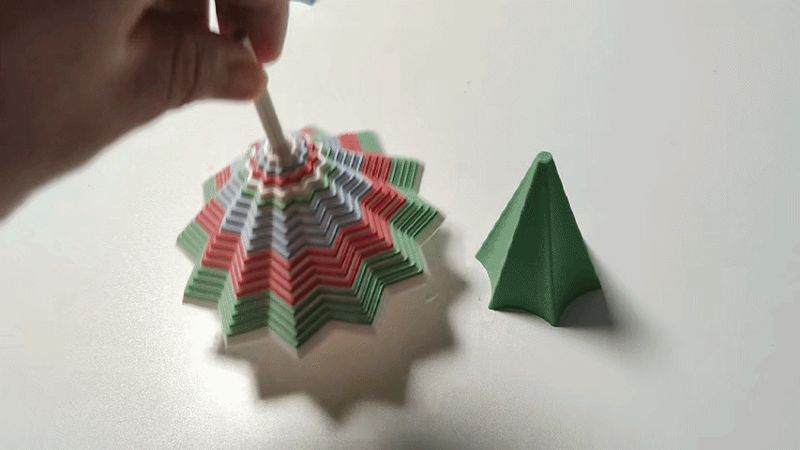 彩色旋转萝卜塔