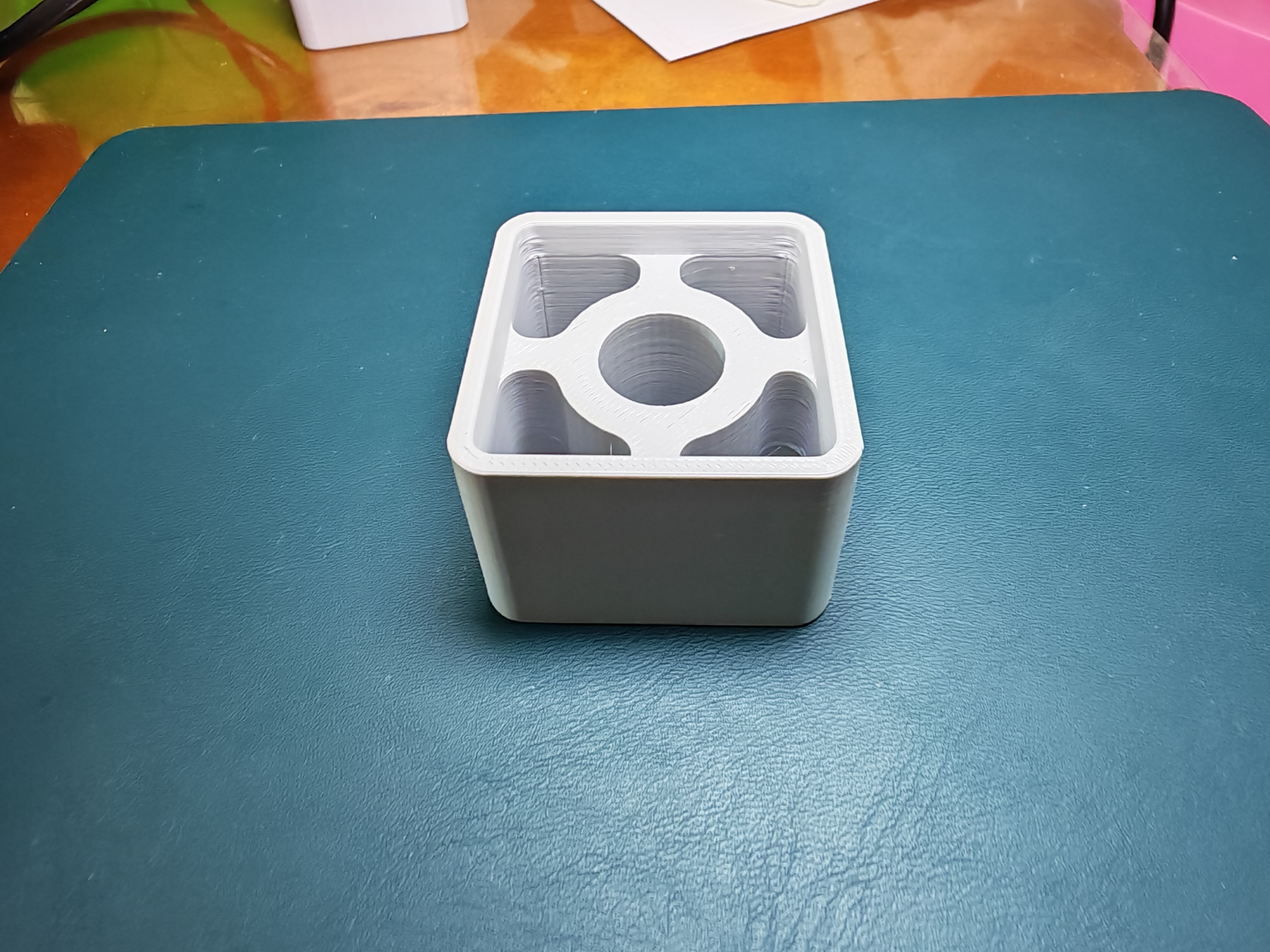Miniatura 1 do modelo 3D 桌椅增高器