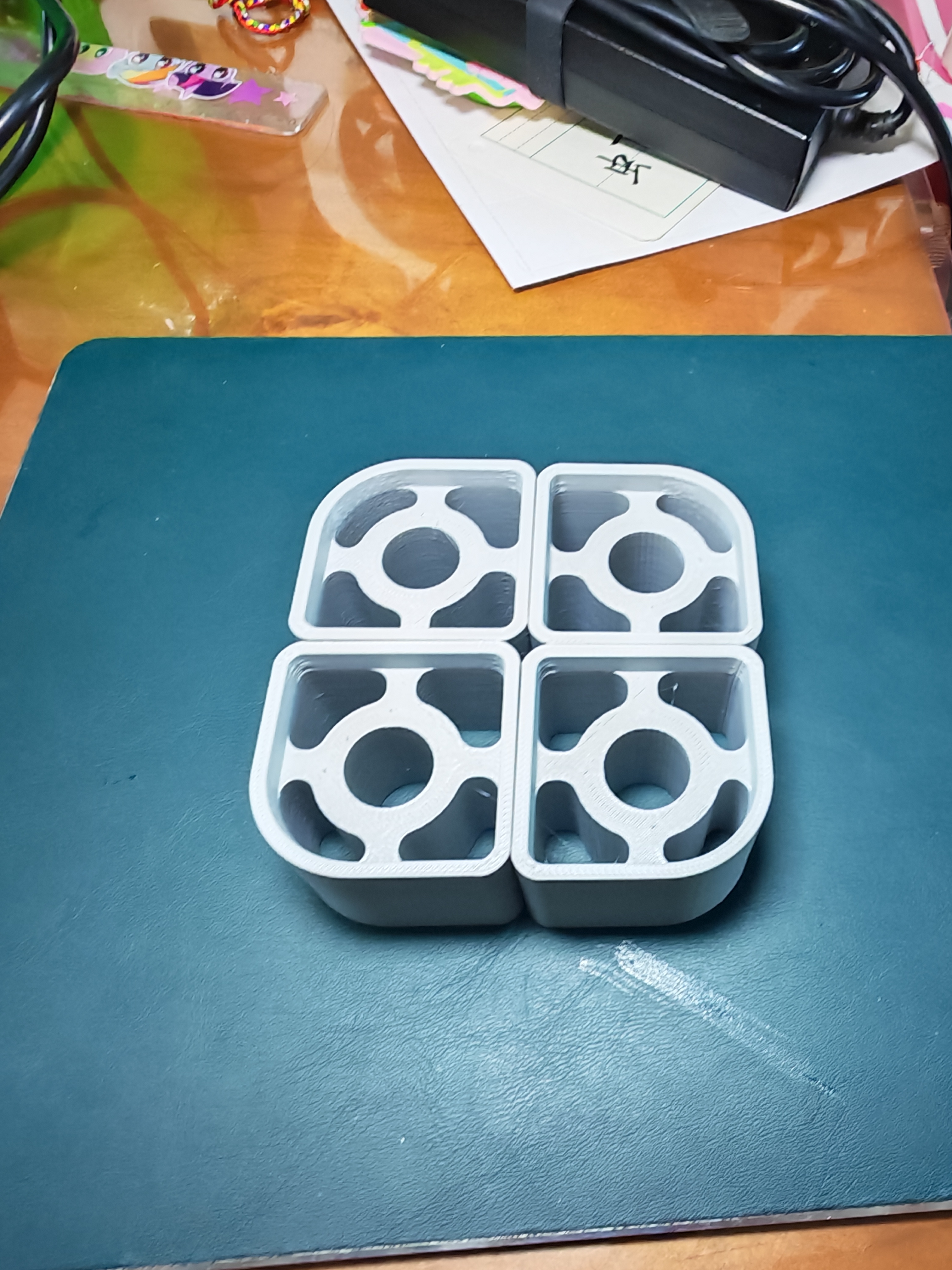 Miniatura 3 do modelo 3D 桌椅增高器