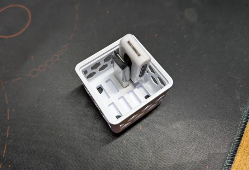 Gridfinity 1x1 Hex Bin with 2x4 USB A Ports