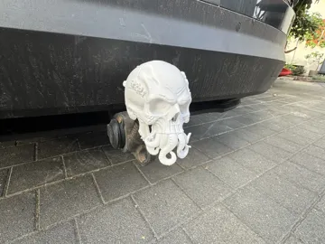 Adorno temático: Cthulhu Mythos Skull Tow Hitch Cover — vista de referencia 5
