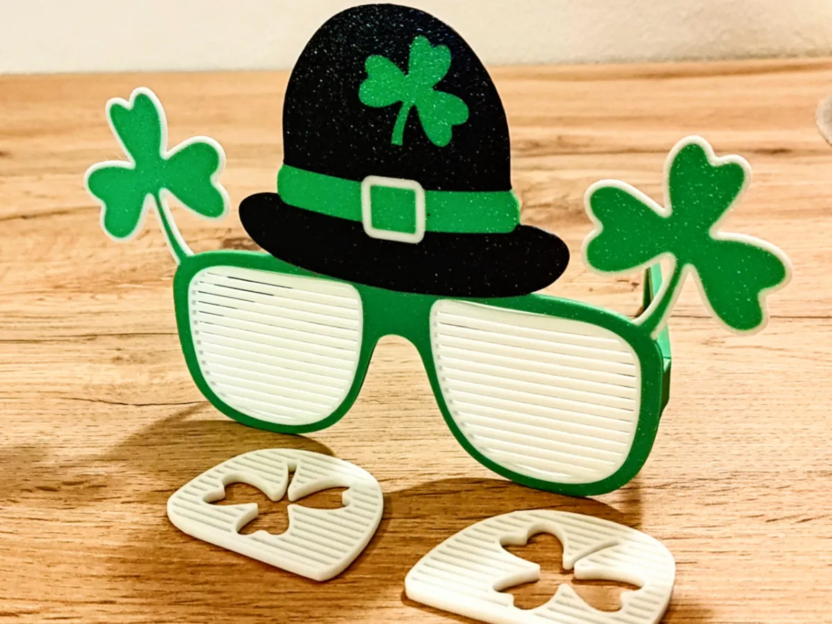 Set De 3 Accesorios Para San Patricio – Tirantes Ajustables, Gafas De Trébol Y Pajarita Dorada, Disfraz Divertido Para Fiestas Y Carnaval