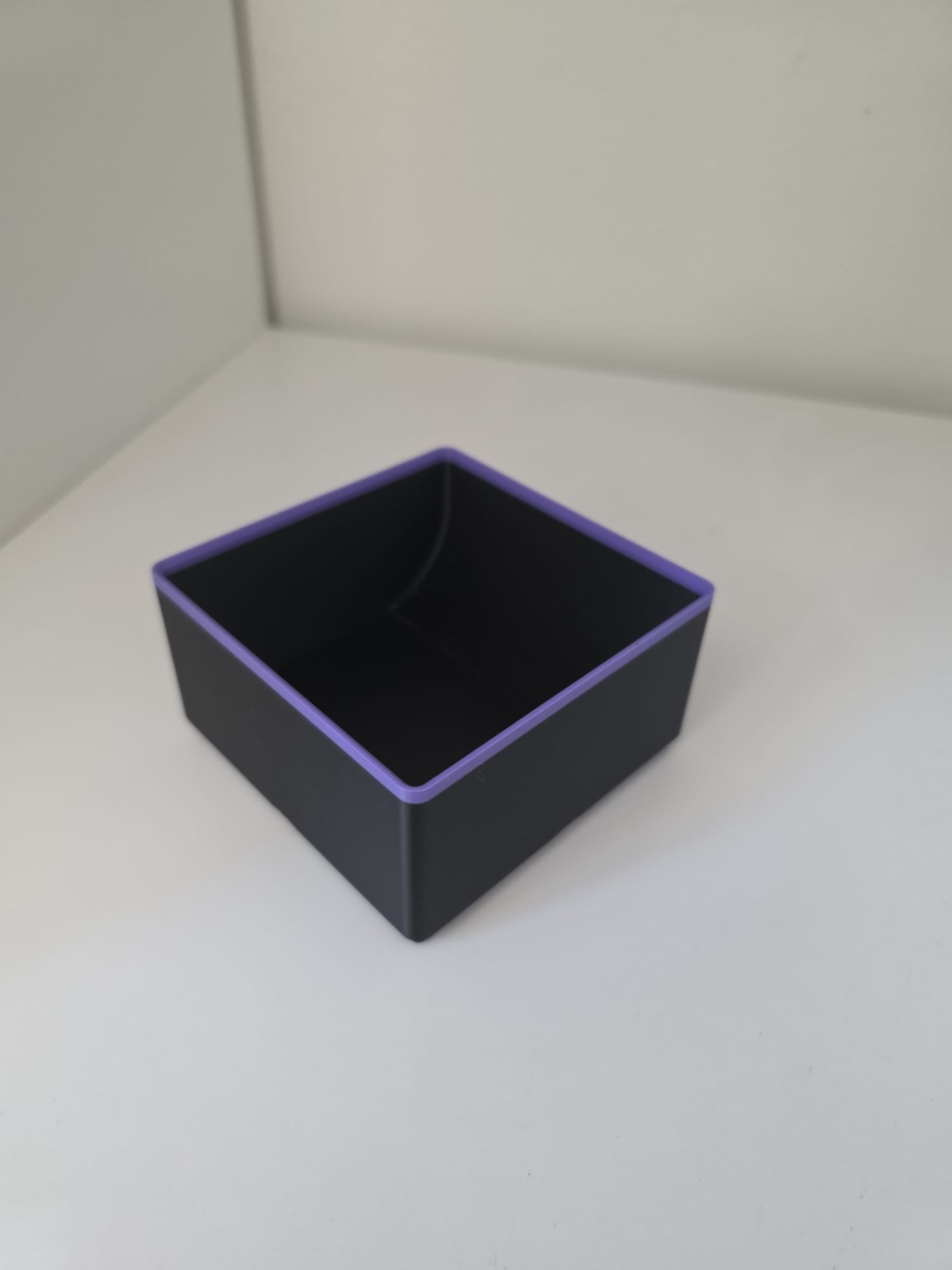 Miniatura 1 do modelo 3D Stackable gridfinity bins with lids