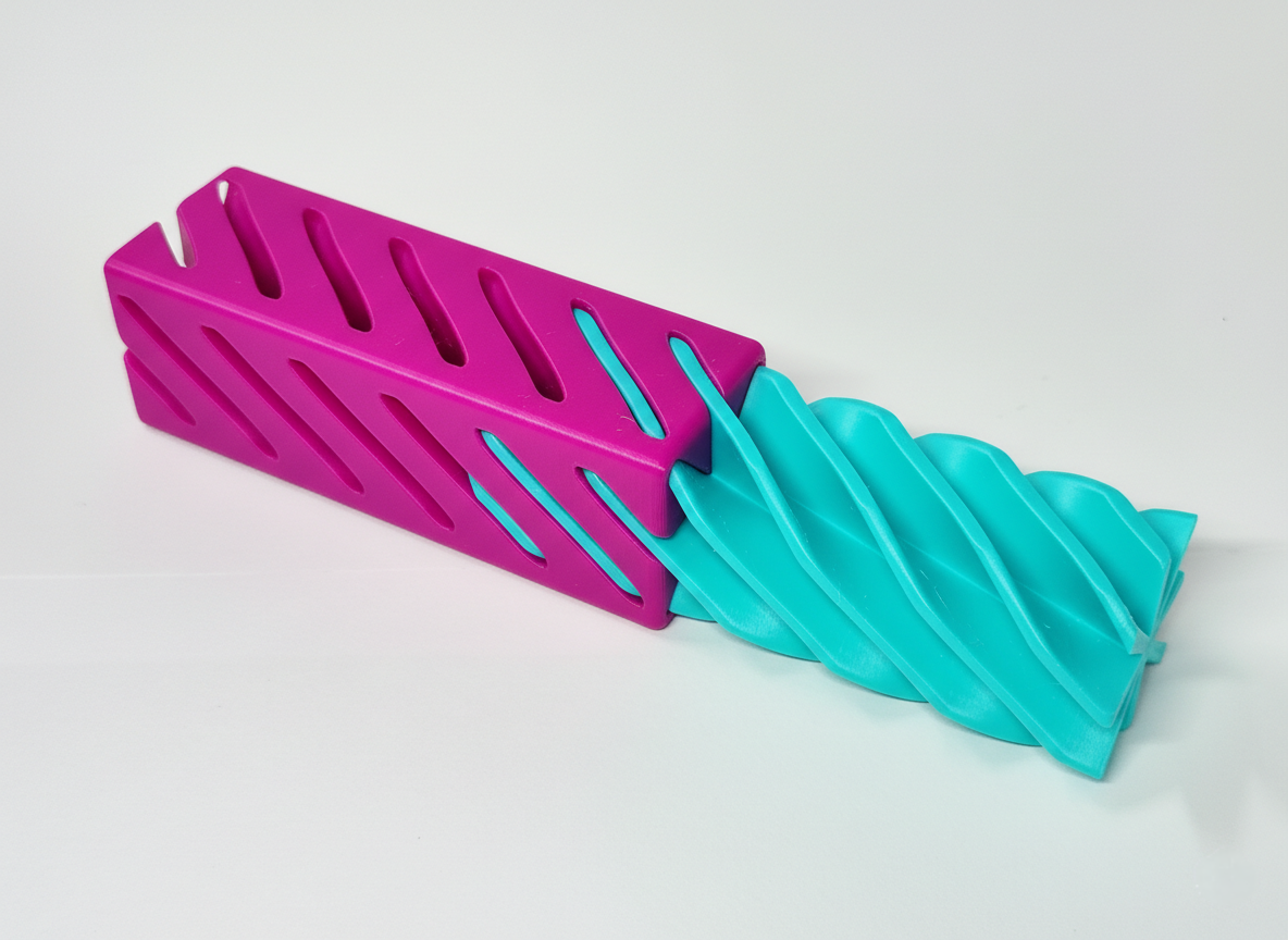 Miniatura 2 do modelo 3D Twisty Fidget Rectangle - Impossible Passthrough