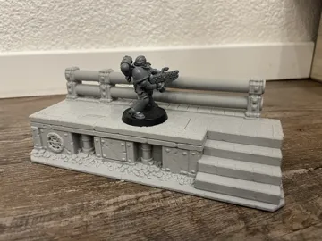 Escenografía en miniatura: Industrial Walk – Elevated Tactical Platform — vista de referencia 4