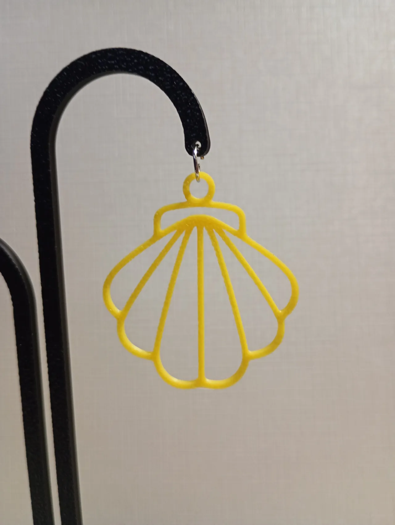 earrings shell (fast print) view 2