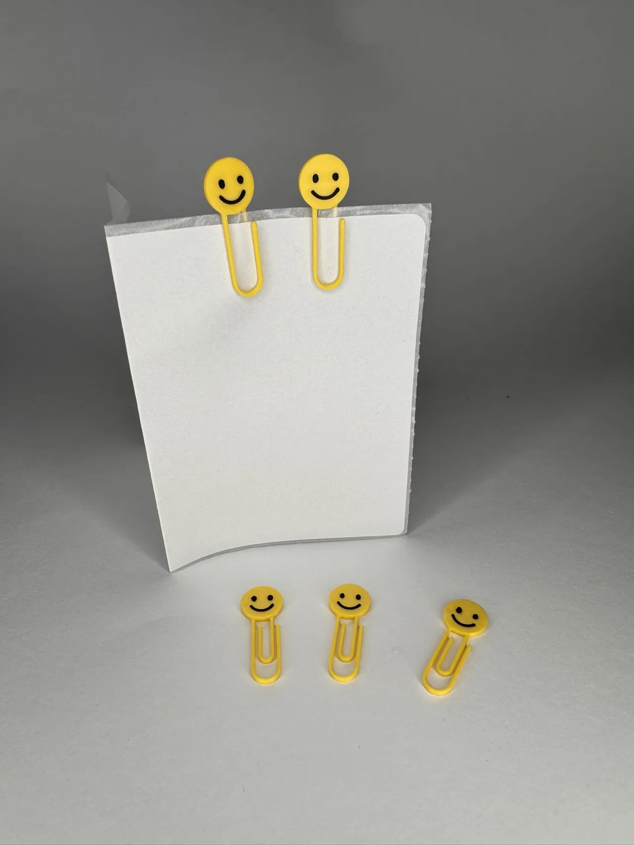 Büroklammer Smiley Emoji view 2